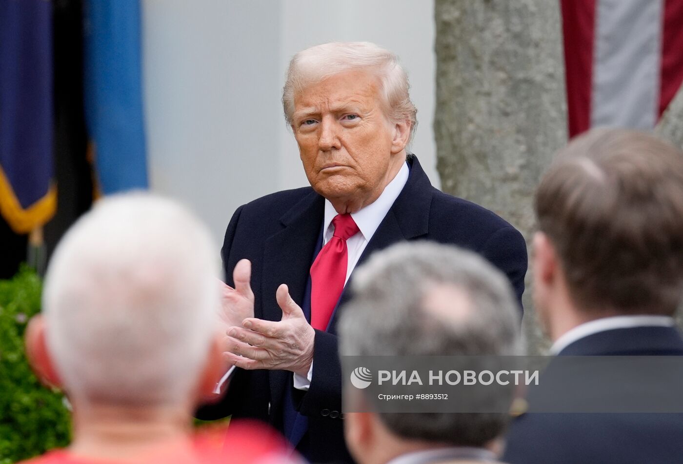 Президент США Трамп объявил о введении пошлин на продукцию других стран