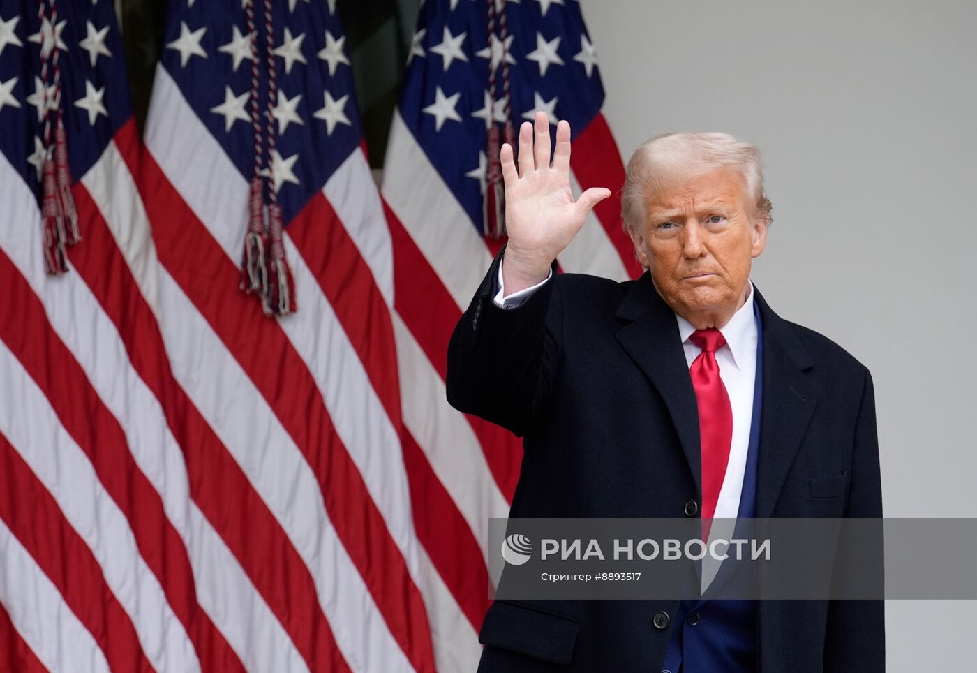 Президент США Трамп объявил о введении пошлин на продукцию других стран