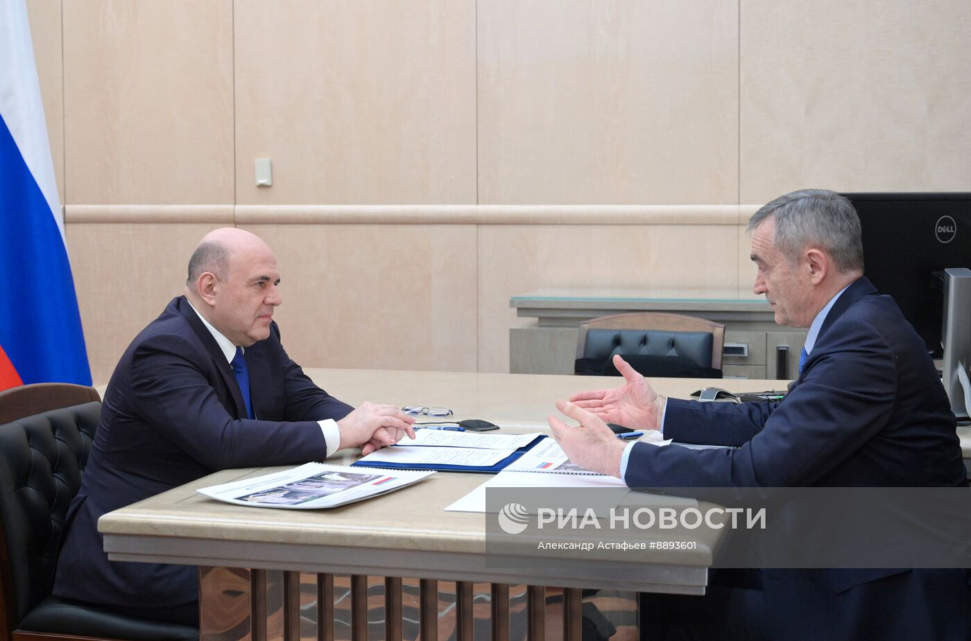 Встреча премьер-министра Михаила Мишустина с президентом ЗАО "Медицинские технологии" Анатолием Дабаговым