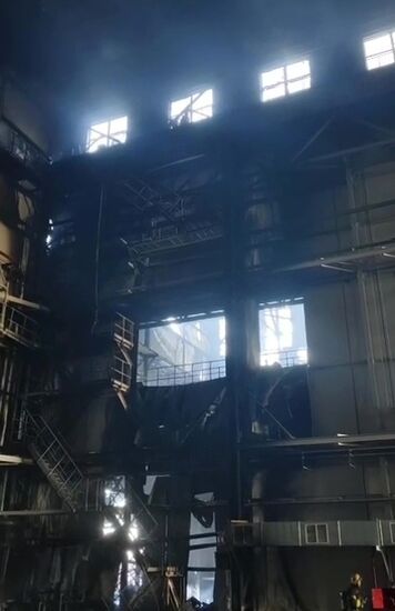 Последствия пожара на предприятии "Онежский судостроительный завод" в Петрозаводске