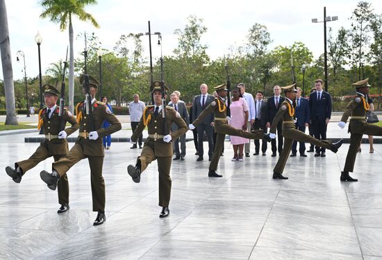 Визит заместителя председателя правительства РФ Д. Чернышенко на Кубу