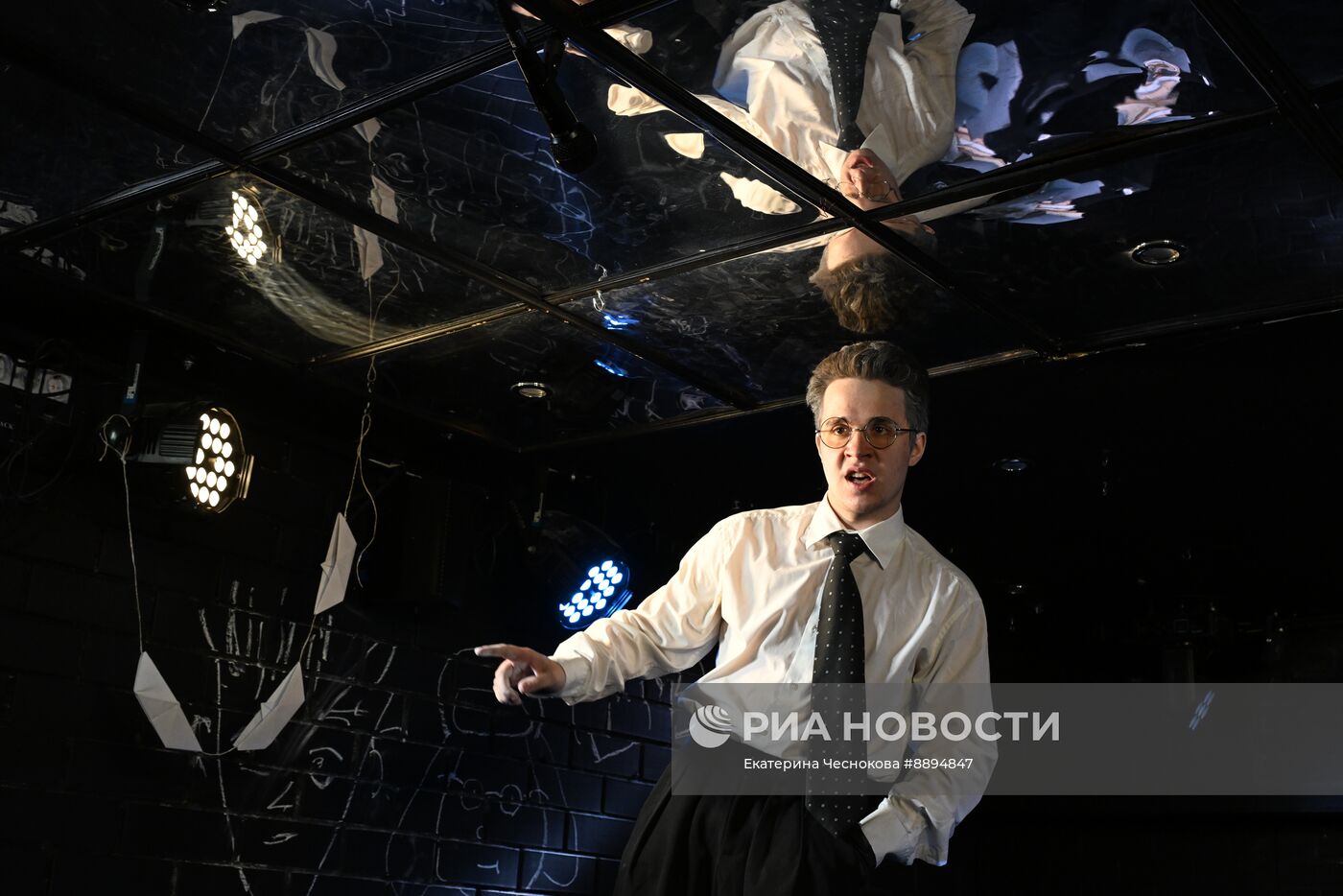 Спектакль "Мой бедный Марат" в театре на Юго-Западе 