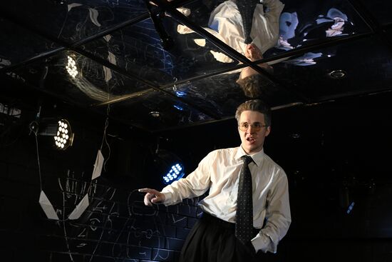 Спектакль "Мой бедный Марат" в театре на Юго-Западе 