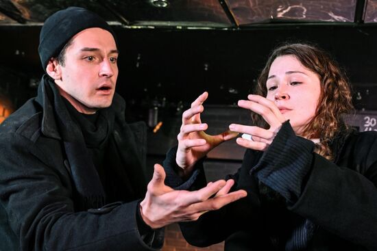 Спектакль "Мой бедный Марат" в театре на Юго-Западе 