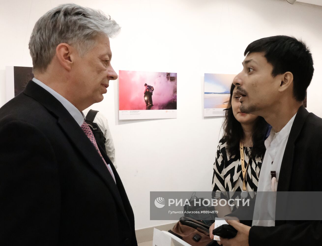 Открытие выставки Международного конкурса фотожурналистики имени А. Стенина