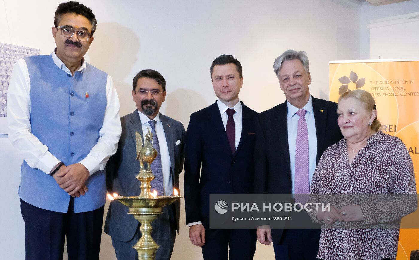 Открытие выставки Международного конкурса фотожурналистики имени А. Стенина