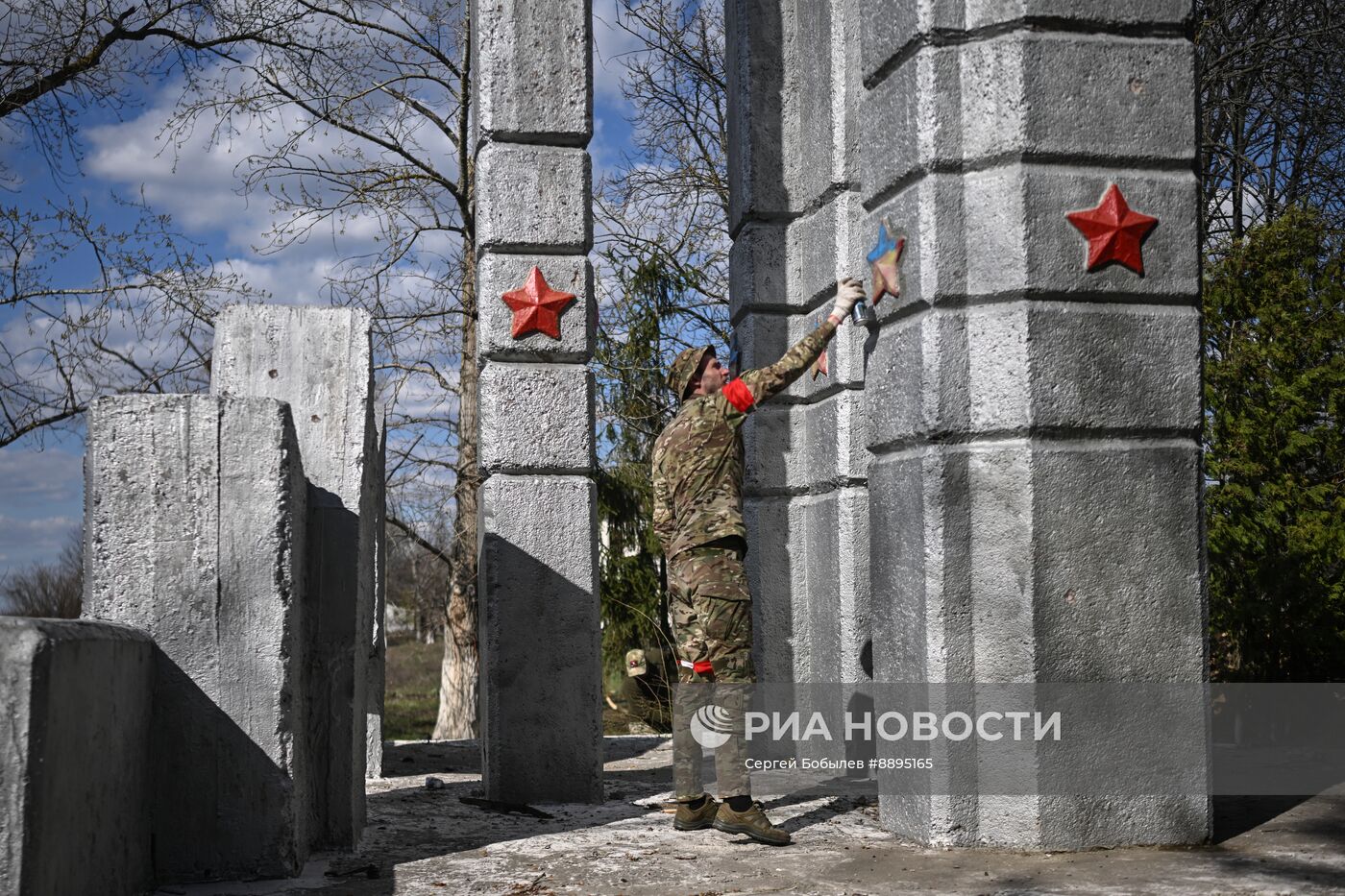 Реставрация братской могилы воинов Советской Армии в Курской области