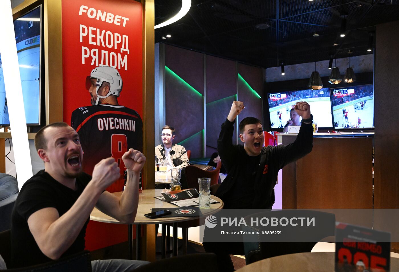 Александр Овечкин сравнялся с Уэйном Гретцки по количеству голов в истории НХЛ