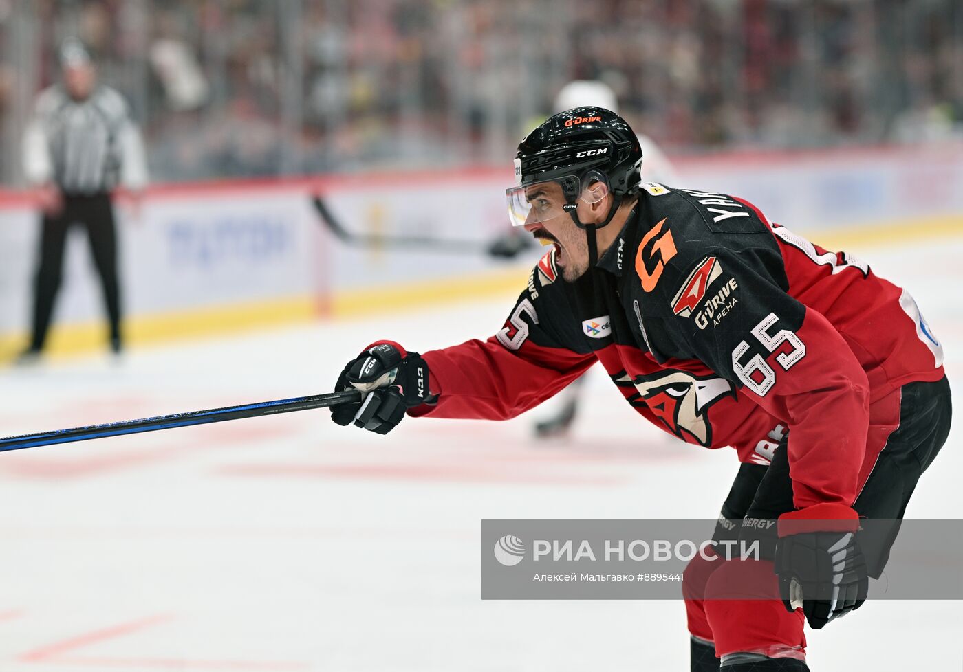 Хоккей. КХЛ. Матч "Авангард" - "Металлург Мг"