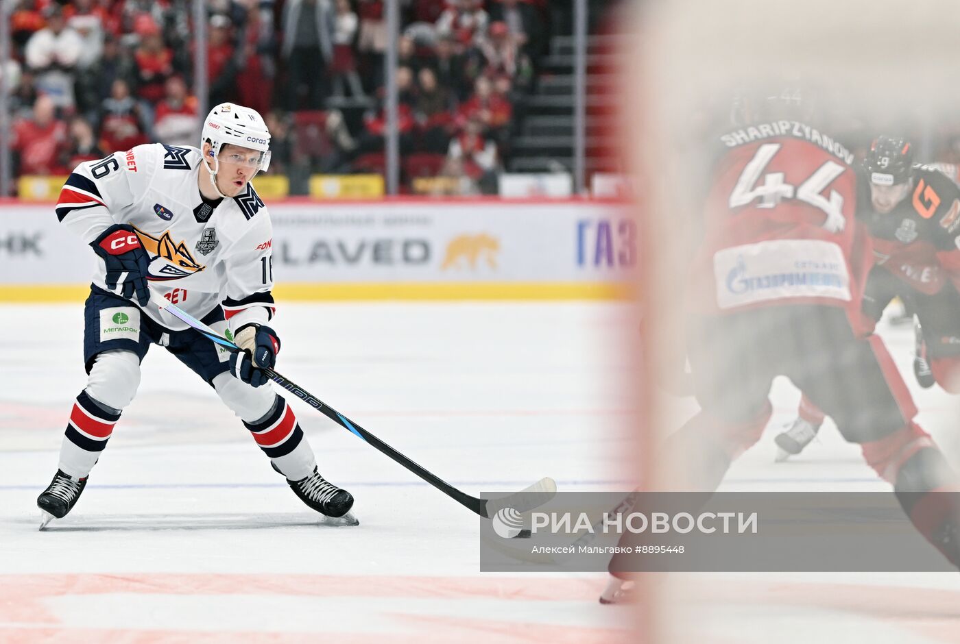 Хоккей. КХЛ. Матч "Авангард" - "Металлург Мг"