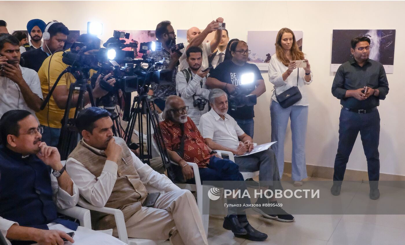 Открытие в Нью-Дели выставки Международного конкурса фотожурналистики имени А. Стенина