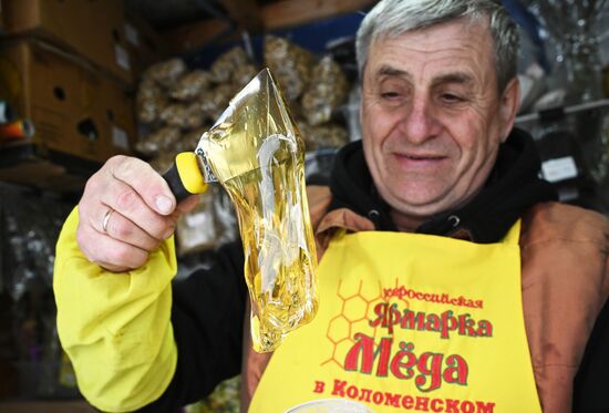 Ярмарка меда в Коломенском 