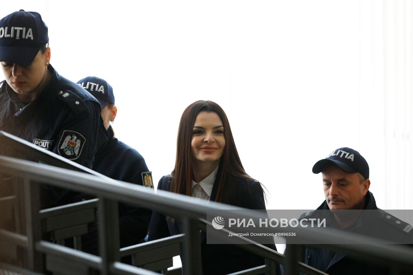 Суд по делу главы Гагаузии Е. Гуцул и активистки С. Попан