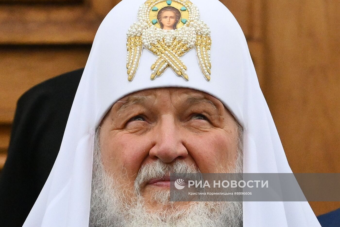 Патриарх Кирилл выпустил голубей в праздник Благовещения