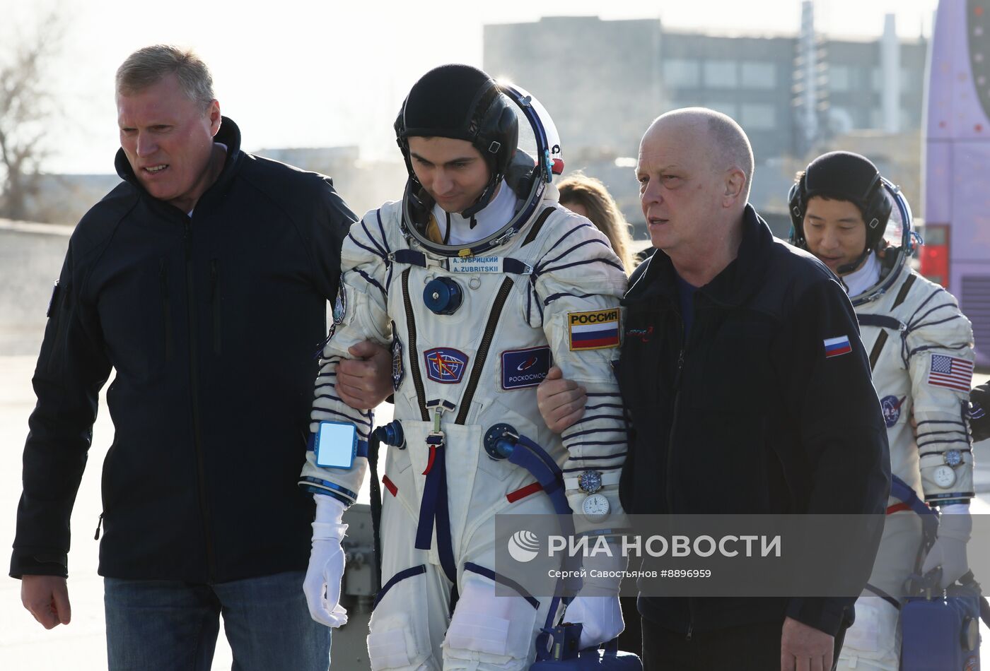 Запуск РН "Союз-2.1а" с кораблем "Союз МС-27" с космодрома Байконур