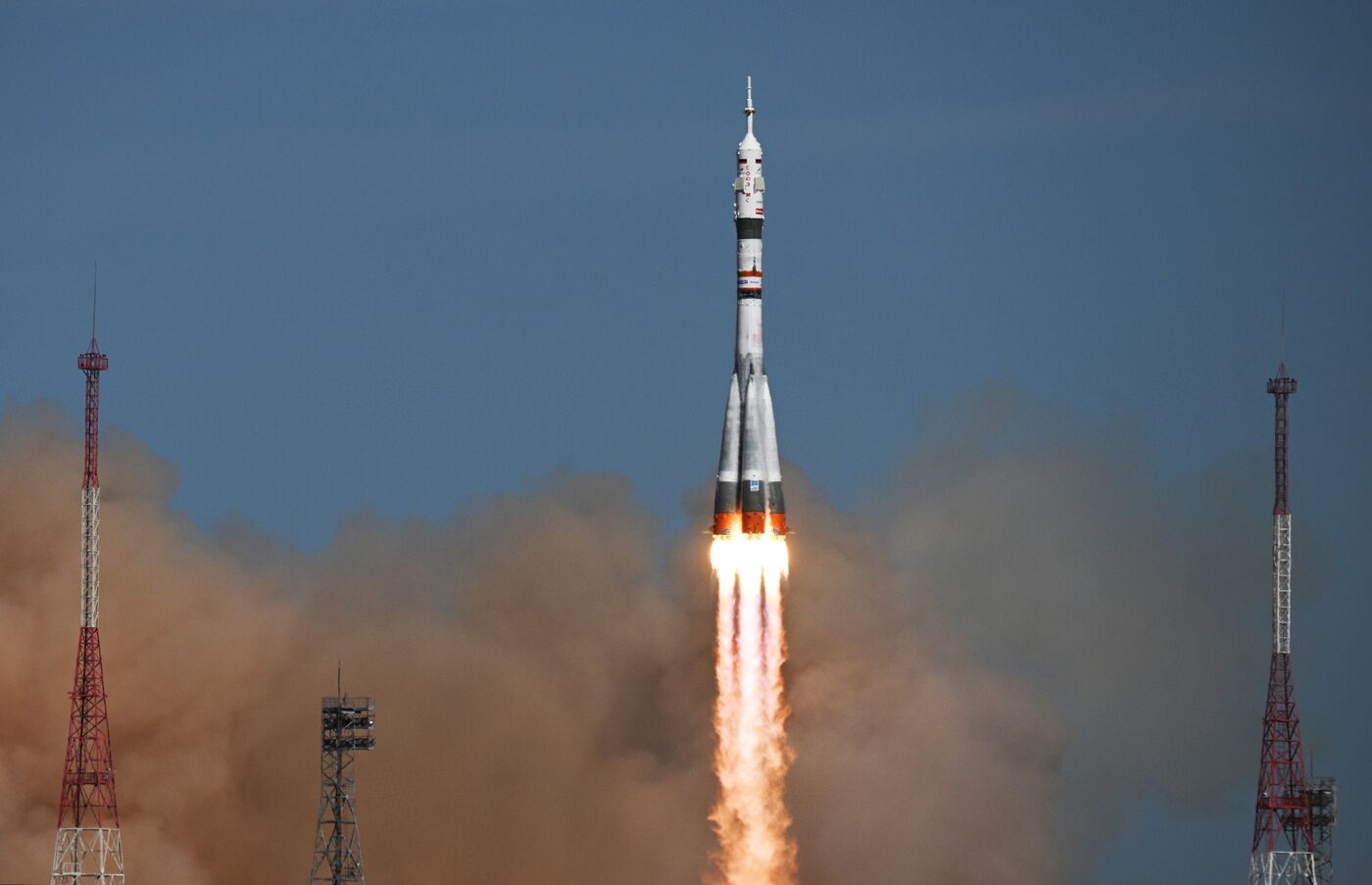 Запуск РН "Союз-2.1а" с кораблем "Союз МС-27" с космодрома Байконур