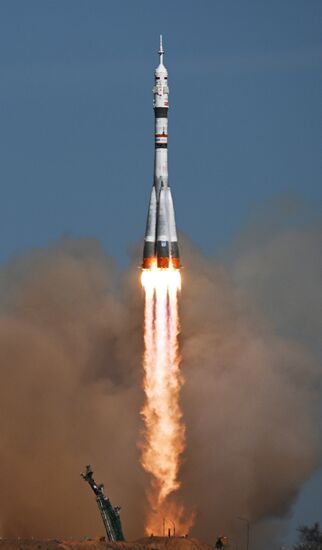 Запуск РН "Союз-2.1а" с кораблем "Союз МС-27" с космодрома Байконур