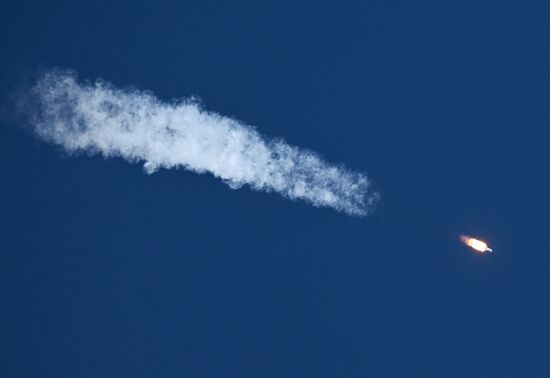 Запуск РН "Союз-2.1а" с кораблем "Союз МС-27" с космодрома Байконур