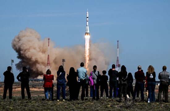 Запуск РН "Союз-2.1а" с кораблем "Союз МС-27" с космодрома Байконур