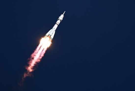 Запуск РН "Союз-2.1а" с кораблем "Союз МС-27" с космодрома Байконур