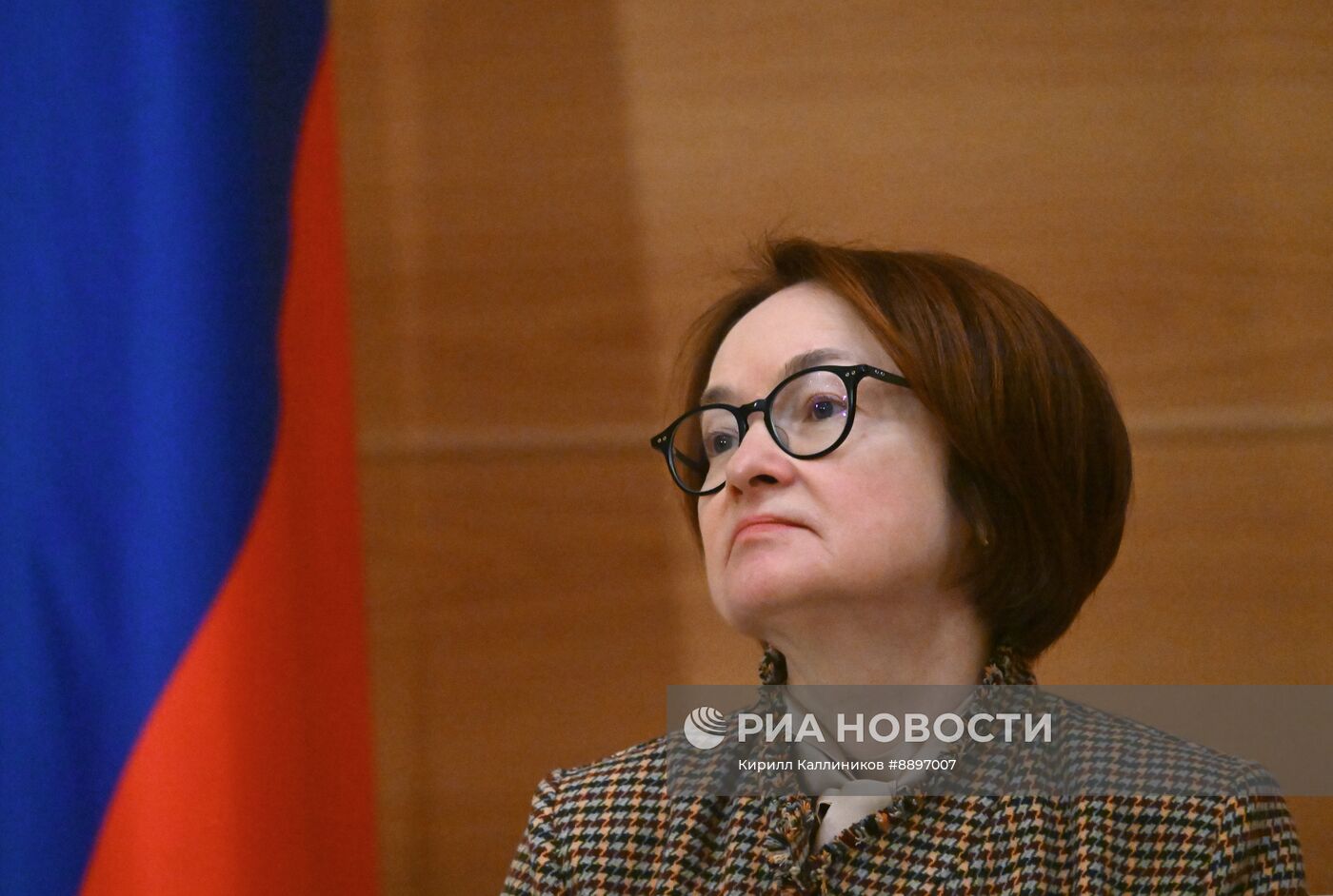 Рассмотрение отчета ЦБ за 2024 год на заседаниях фракций в Госдуме