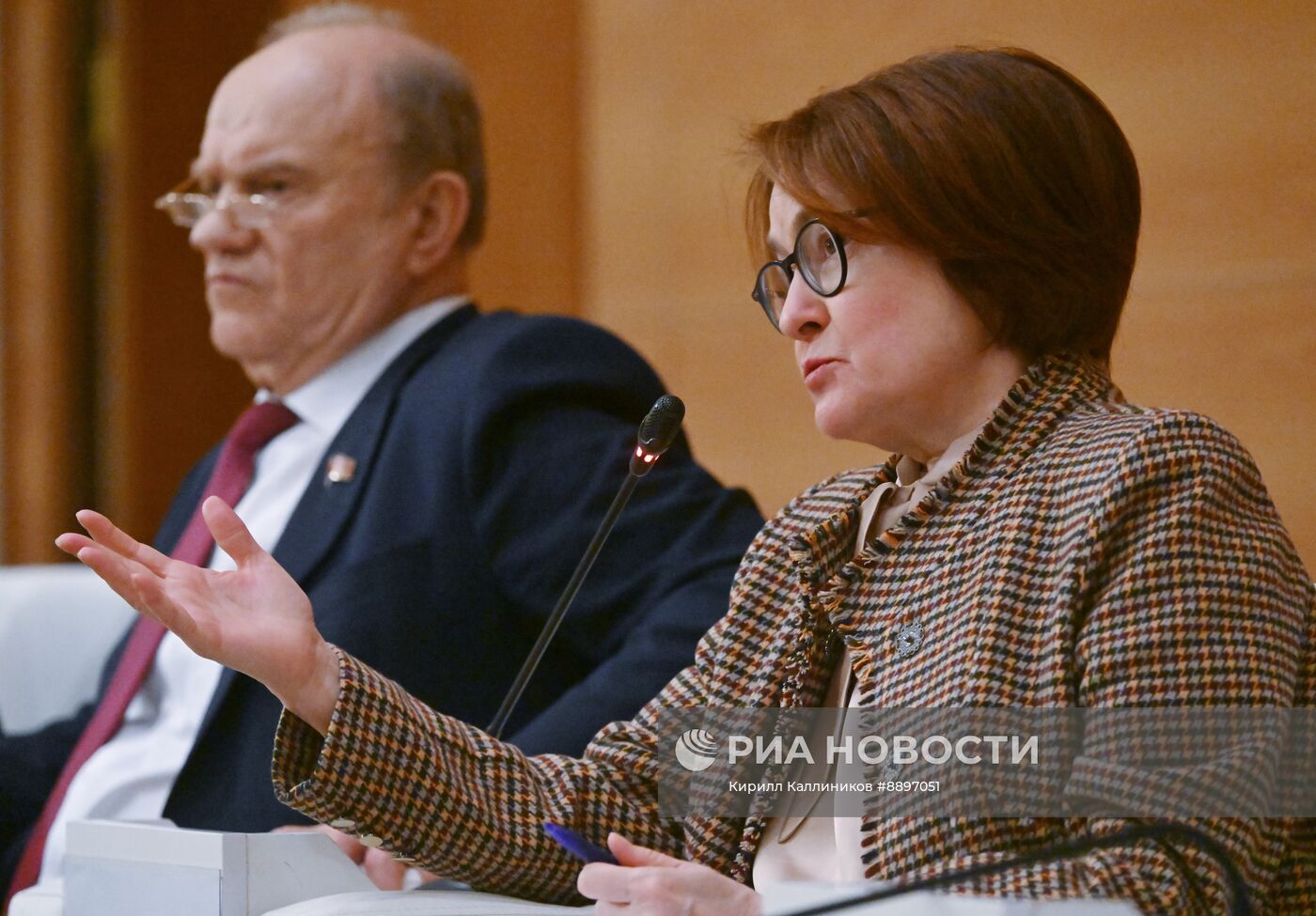 Рассмотрение отчета ЦБ за 2024 год на заседаниях фракций в Госдуме