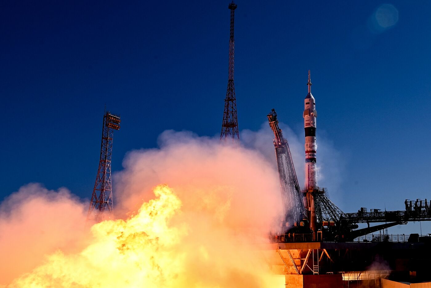 Запуск РН "Союз-2.1а" с кораблем "Союз МС-27" с космодрома Байконур