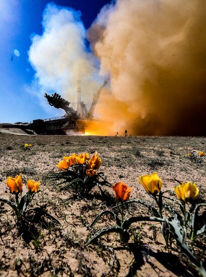 Запуск РН "Союз-2.1а" с кораблем "Союз МС-27" с космодрома Байконур