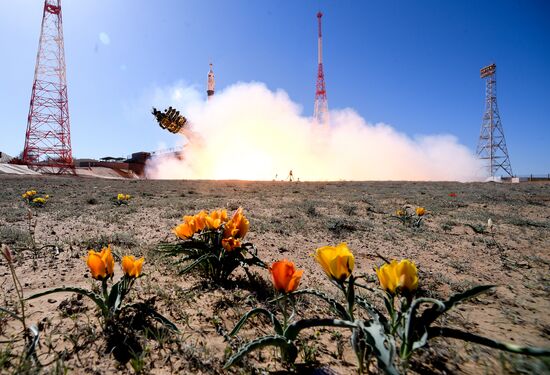 Запуск РН "Союз-2.1а" с кораблем "Союз МС-27" с космодрома Байконур