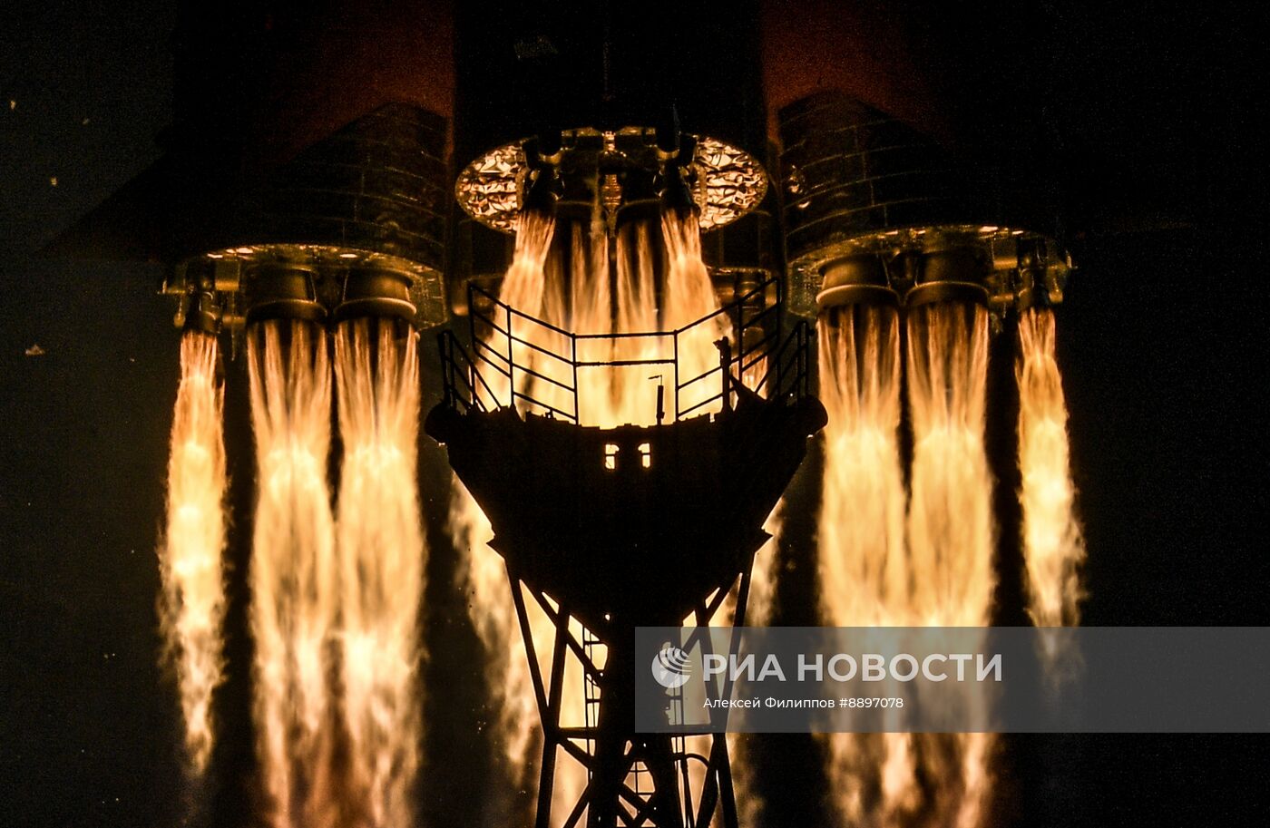Запуск РН "Союз-2.1а" с кораблем "Союз МС-27" с космодрома Байконур