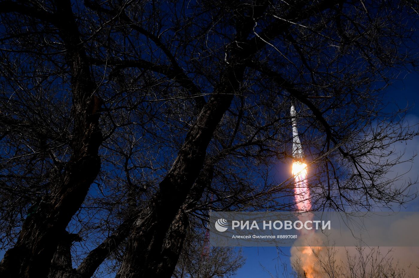 Запуск РН "Союз-2.1а" с кораблем "Союз МС-27" с космодрома Байконур