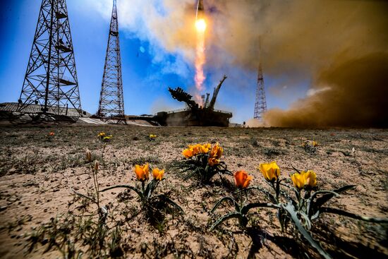 Запуск РН "Союз-2.1а" с кораблем "Союз МС-27" с космодрома Байконур