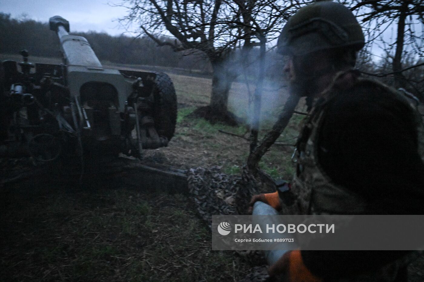 Расчет гаубицы Д-30 спецназа "Ахмат" МО РФ