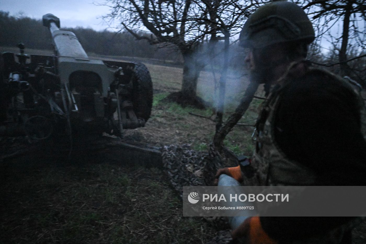 Расчет гаубицы Д-30 спецназа "Ахмат" МО РФ