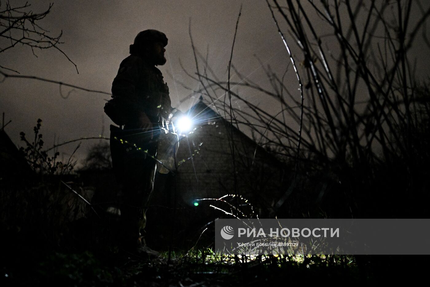 Расчет гаубицы Д-30 спецназа "Ахмат" МО РФ