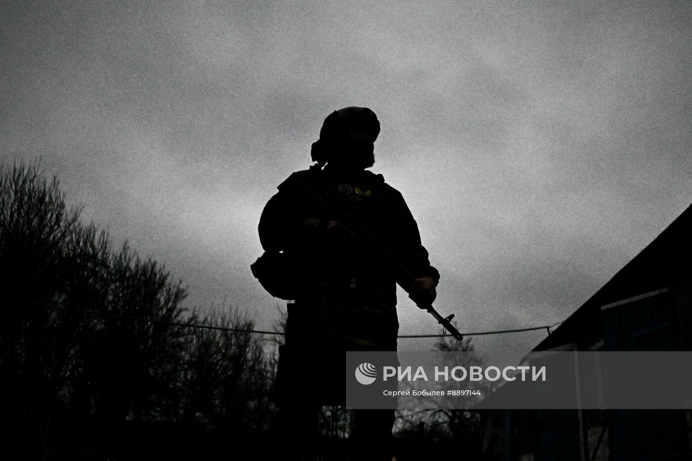 Расчет гаубицы Д-30 спецназа "Ахмат" МО РФ