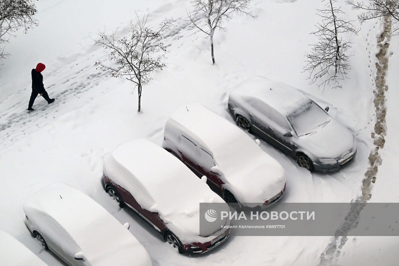 Циклон "Зион" принёс в Москву сильный снегопад 