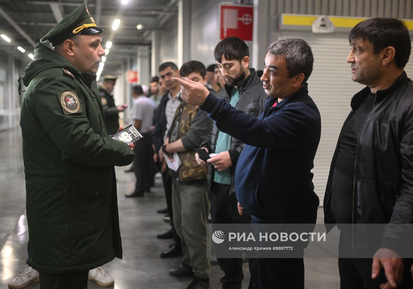 Рейд по проверке документов у мигрантов