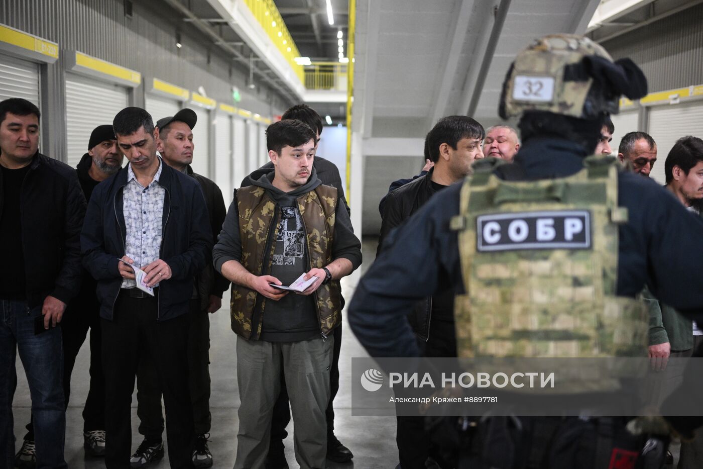 Рейд по проверке документов у мигрантов