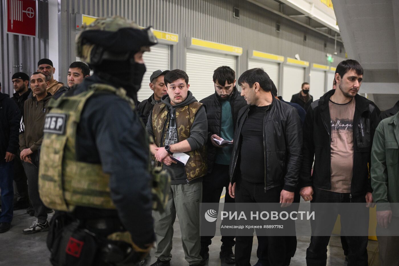 Рейд по проверке документов у мигрантов