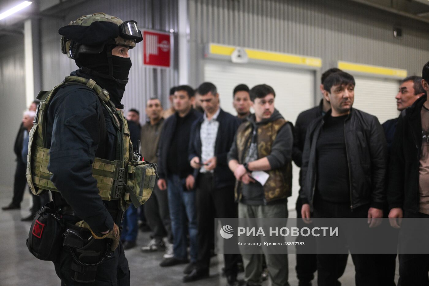 Рейд по проверке документов у мигрантов