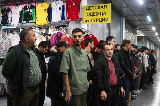 Рейд по проверке документов у мигрантов