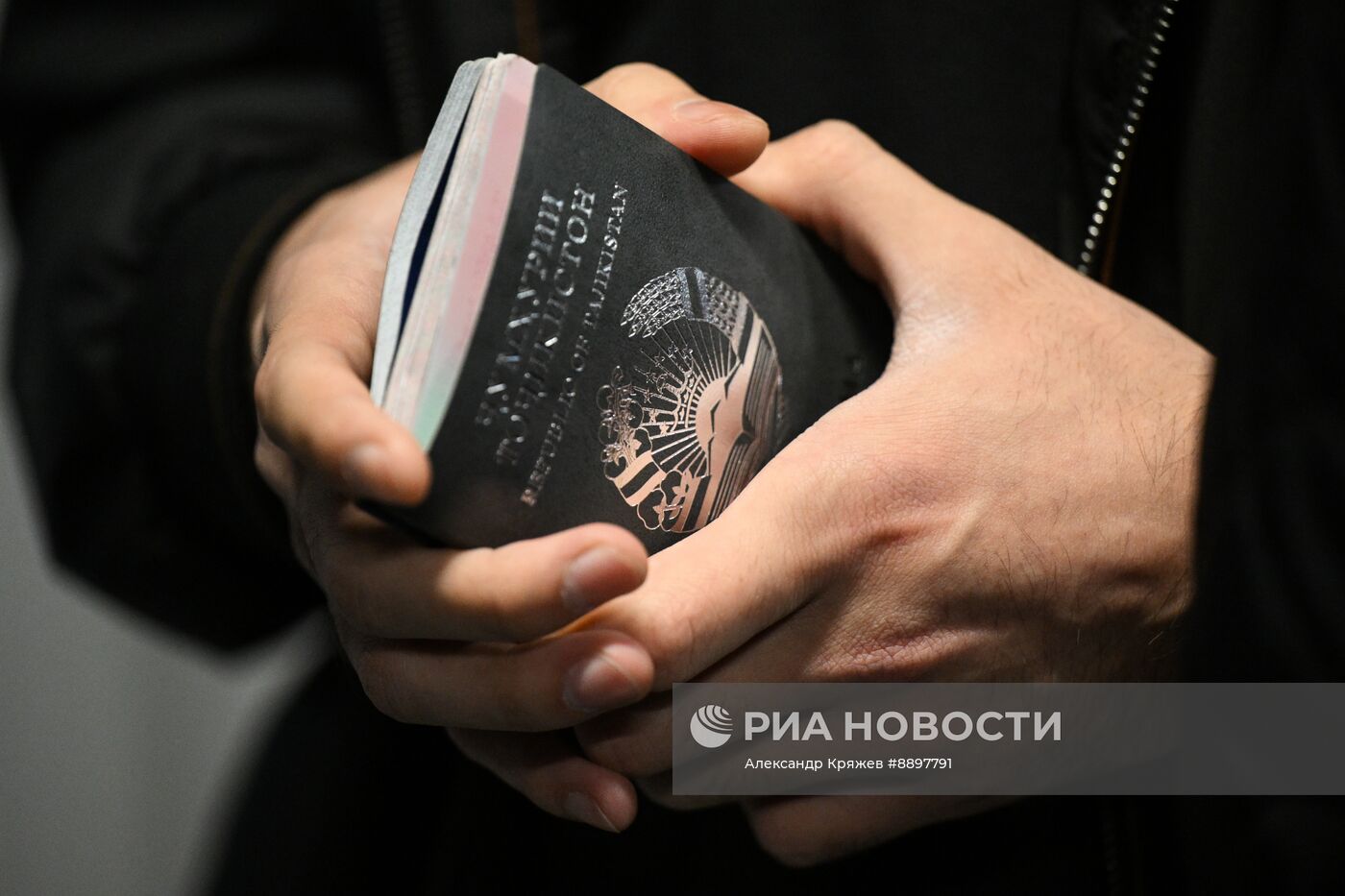 Рейд по проверке документов у мигрантов