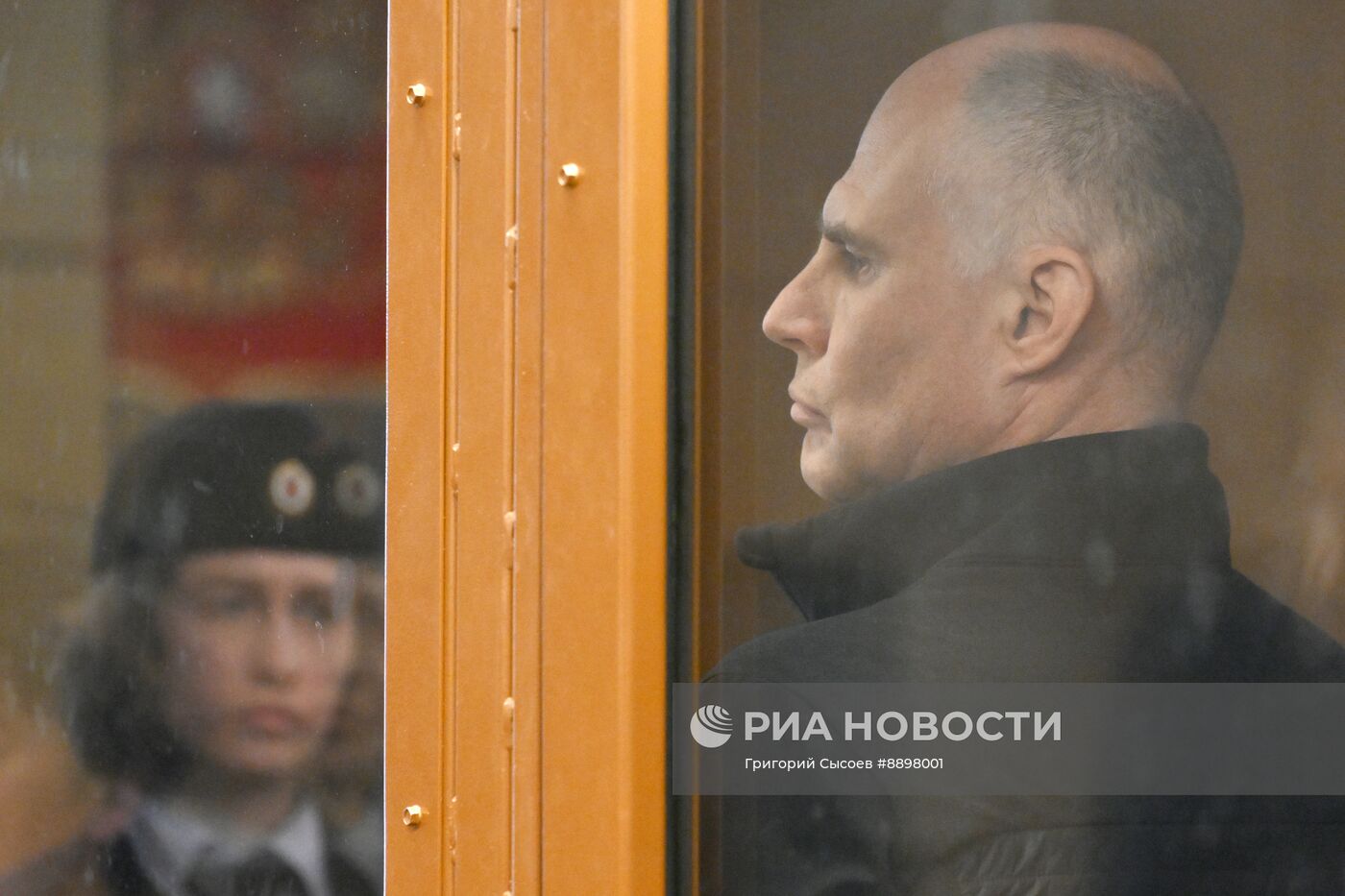 Оглашение приговора бывшему совладельцу "Азбуки вкуса"