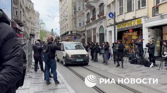 Американская делегация приехала на место переговоров в российское генконсульство в Стамбуле