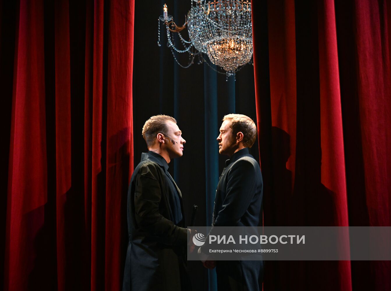 Спектакль "Гамлет" в театре на Таганке