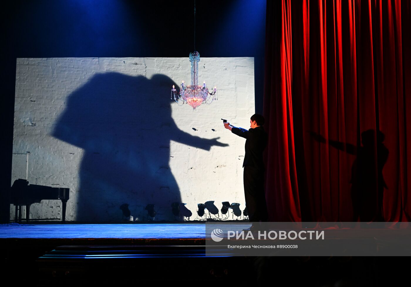 Спектакль "Гамлет" в театре на Таганке