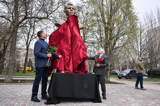 Открытие памятника Ю. Гагарину в Мелитополе