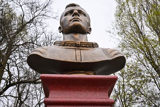 Открытие памятника Ю. Гагарину в Мелитополе