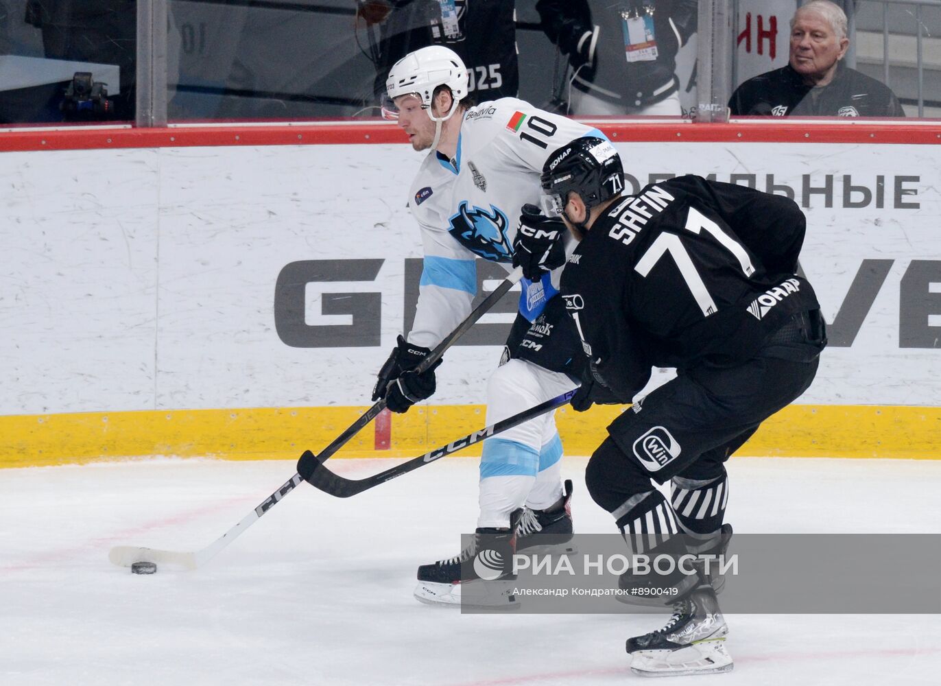 Хоккей. КХЛ. Матч "Трактор" - "Динамо Мн"